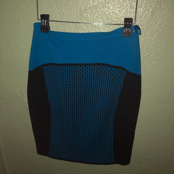 Black/Blue Doncaster Collection sweater skirt. - Picture 1 of 4